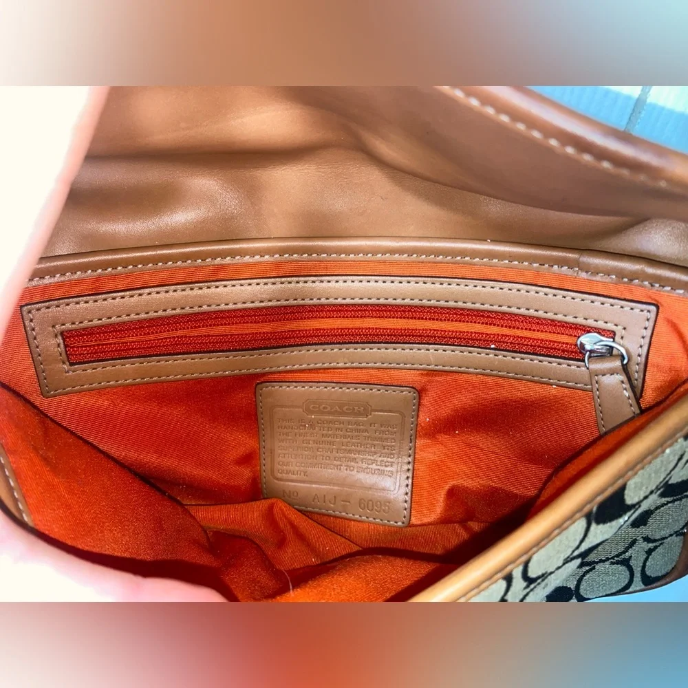 Coach Logo Print Handbag - Picture 3 of 4